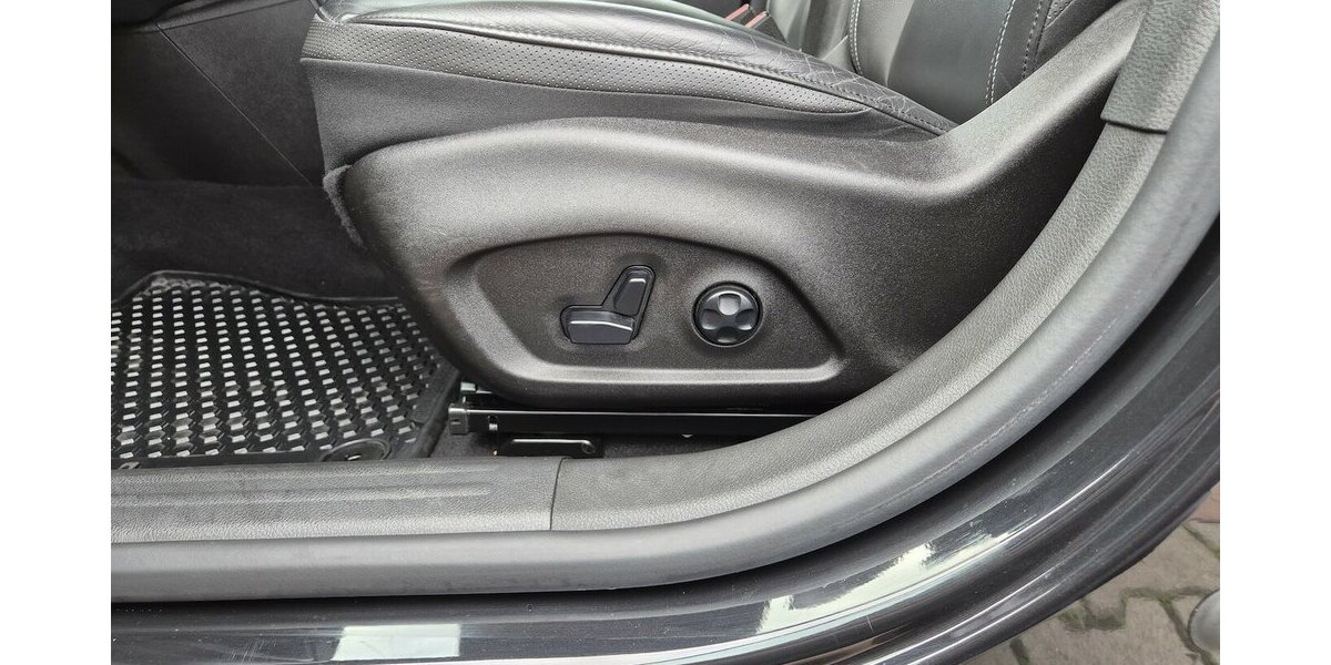 Jeep Renegade Limited FWD, Klima, PDC, Leder, Rückfahrk 126.400 km 15.790 &euro; Rodgau 63110