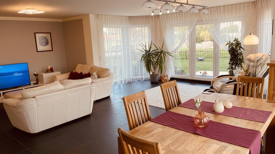 Exklusive 3-Zimmer Erdgeschosswohnung (141m²) mit Garten u. großer Terrasse in Usingen 3 zimmer