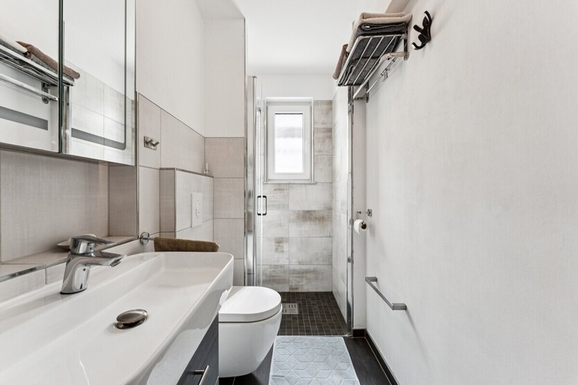 Hofheim: Kernsaniertes, exzellentes Zuhause für Generationen oder Top-Kapitalanlage 10 zimmer