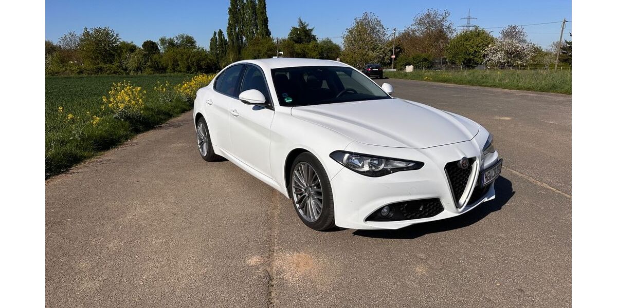 Alfa Romeo Giulia 68.000 km 17.200 &euro; Frankfurt 60439