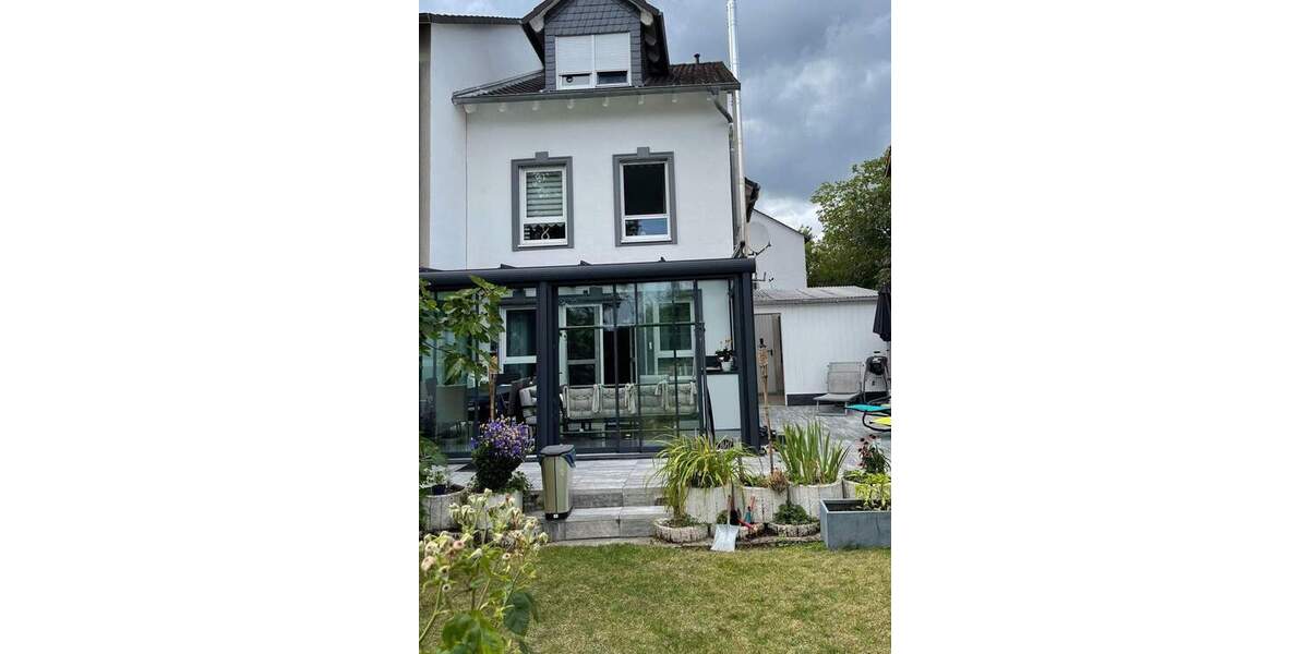 Exklusives EFH in Frankfurt – Sauna, Kamin, Wintergarten, 4× Klima | provisionsfrei 5 zimmer