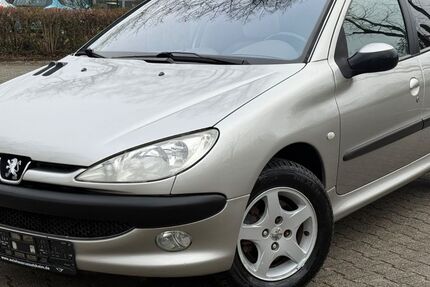 Peugeot 206 150.000 km 2.199 &euro; Rüsselsheim 65428
