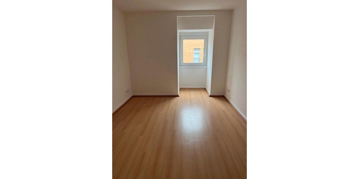 Dachgeschoßwohnung Frankfurt am Main Unterliederbach - 3 Zimmer, 87 m&sup2;, 800&euro; | Angebot:26386400