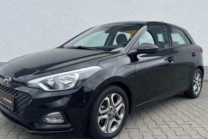Hyundai i20 14.140 km 10.900 &euro; Ginsheim Gustavsburg 65462