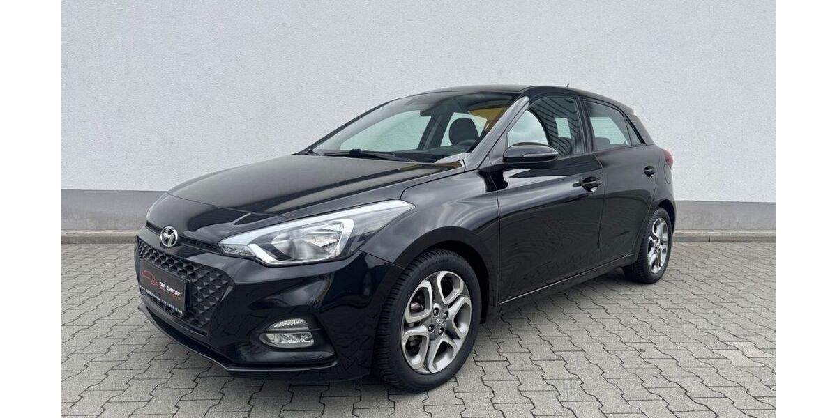 Hyundai i20 14.140 km 10.900 &euro; Ginsheim Gustavsburg 65462