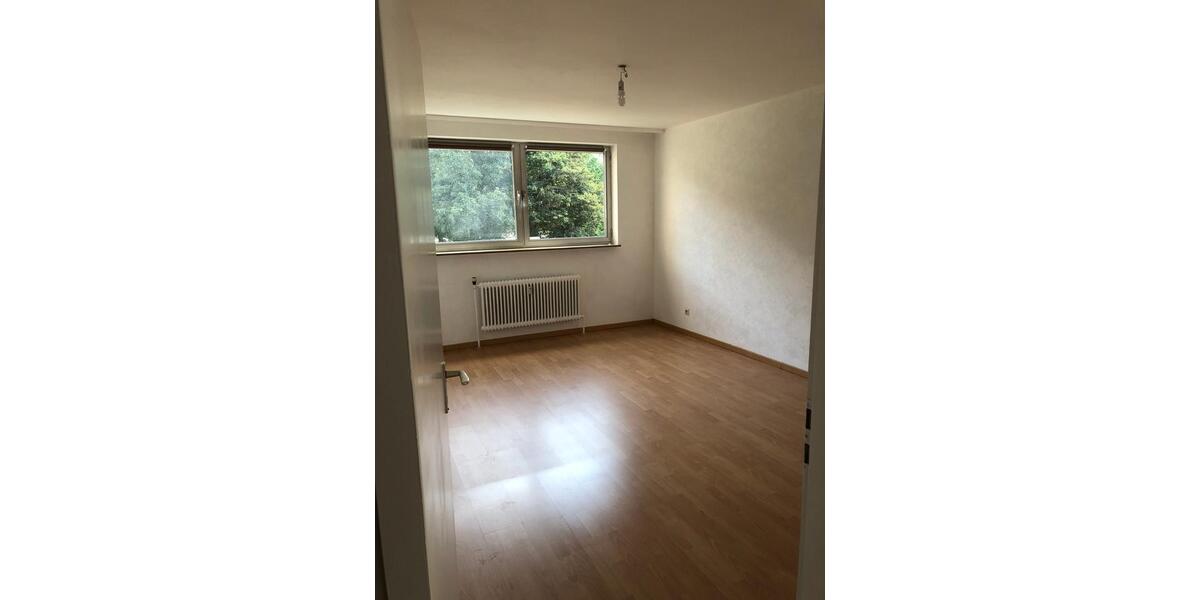 Etagenwohnung Frankfurt am Main Nord-Ost - 3 Zimmer, 83 m&sup2;, 1.250&euro; | Angebot:26705444