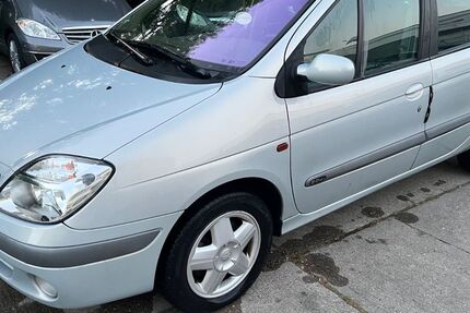 Renault Scenic 106.000 km 2.990 &euro; Dreieich 63303