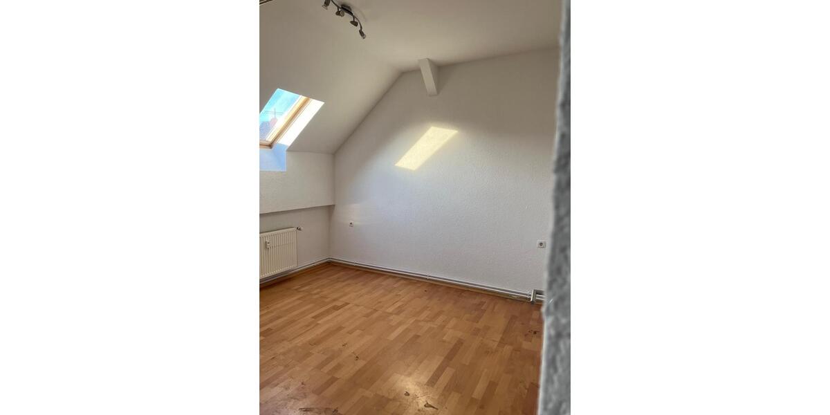 Etagenwohnung Hainburg - 4 Zimmer, 100 m&sup2;, 1.300&euro; | Angebot:25236524
