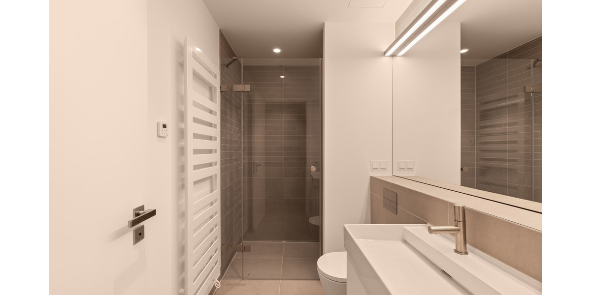 Etagenwohnung Frankfurt am Main Ostend - 2 Zimmer, 63 m&sup2;, 1.960&euro; | Angebot:25690988