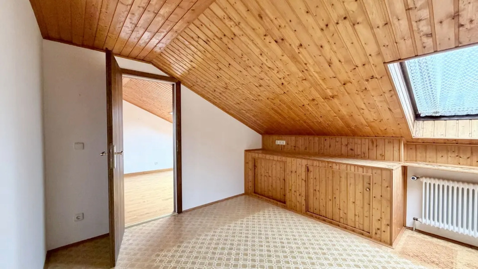 Dachgeschoßwohnung Schmitten im Taunus - 3 Zimmer, 77 m&sup2;, 120.000&euro; | Angebot:25894303