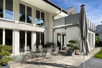 Haus zum Kaufen in Bad Homburg vor der Höhe Dornholzhausen 4.200.000 € 380 m²