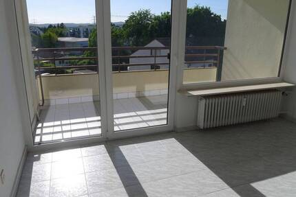 FrankfurtM- Sossenheim 3 Zimmer Wohnung hell und geräumig mit EBK und Loggia 3 zimmer