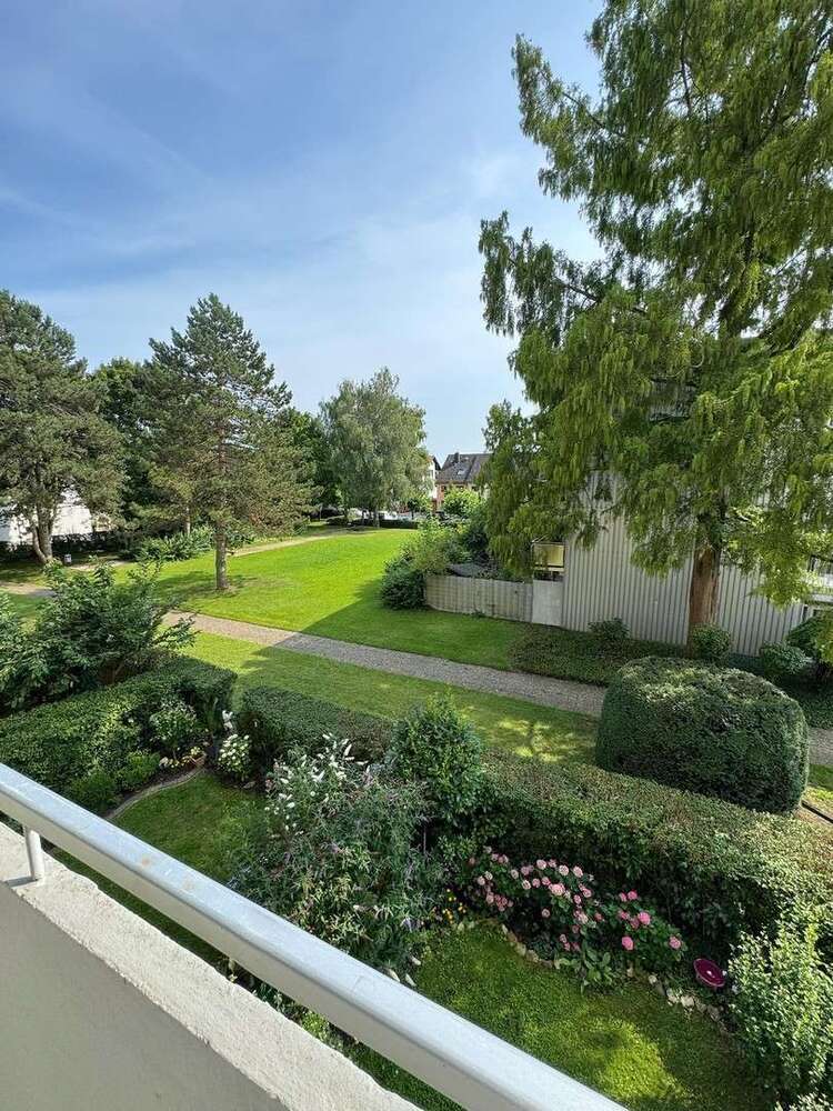 Wohnung zum Kaufen in Wiesbaden 240.000 € 83 m²