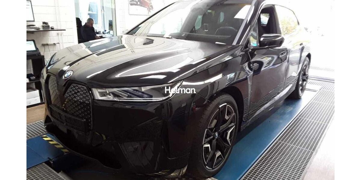 BMW iX 30.489 km 44.380 &euro; Eschborn 65760