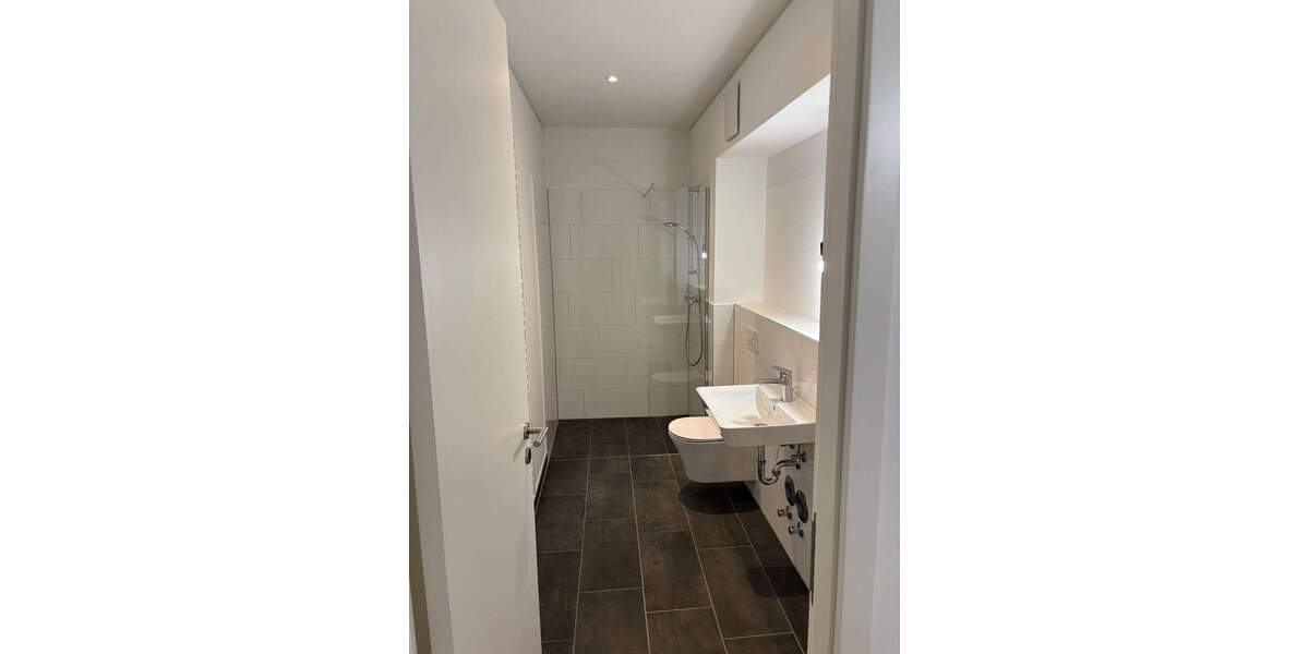 Etagenwohnung Offenbach am Main Hafen - 2 Zimmer, 71 m&sup2;, 1.335&euro; | Angebot:25772898