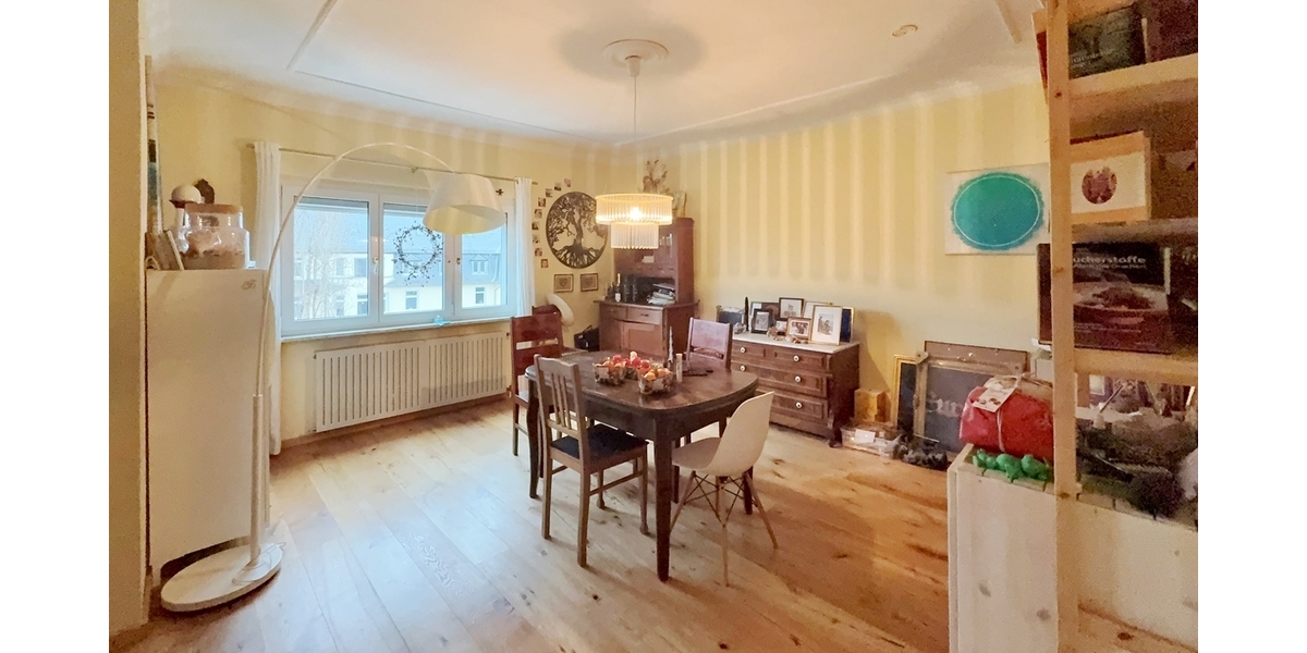 Frankfurt-Dornbusch: Schöne 4,5 Zimmerwohnung mit Balkon in beliebter Wohnlage! - Etagenwohnung Frankfurt am Main Mitte-Nord | Angebot:24257618
