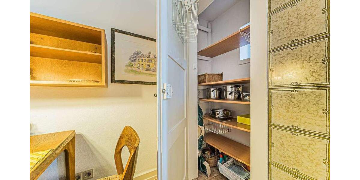 Etagenwohnung Frankfurt am Main Niederursel - 3 Zimmer, 120 m&sup2;, 1.700&euro; | Angebot:25768511