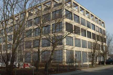 Büro in Mörfelden-Walldorf 1.410 € 176 m² zimmer