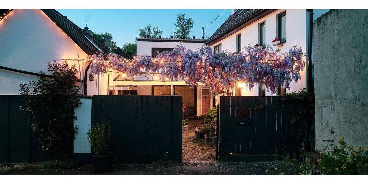Einfamilienhaus Frankfurt am Main Niederursel - 8 Zimmer, 180 m&sup2;, 950.000&euro; | Angebot:26877564