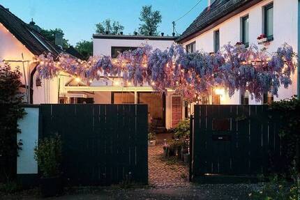 Haus Frankfurt am Main Niederursel - 8 Zimmer, 180 m&sup2;, 950.000&euro; | Angebot:26877564