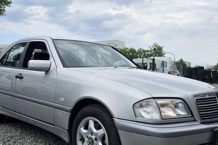 Mercedes-Benz C 250 285.000 km 7.290 &euro; Frankfurt am Main 60486