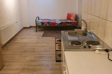 Zweier WG- Zimmer mit eigener Küche zu vermieten. 1 zimmer