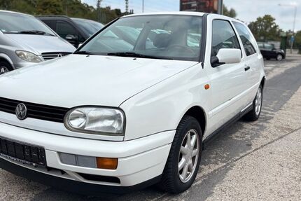 VW Golf 82.457 km 2.990 &euro; Frankfurt am Main 65933