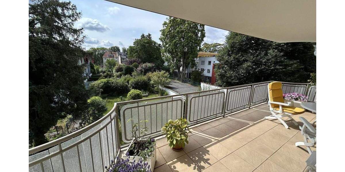 Provisionsfreie 3,5-Zimmer-Wohnung mit großem Balkon in ruhiger Lage in Eschersheim 3 zimmer