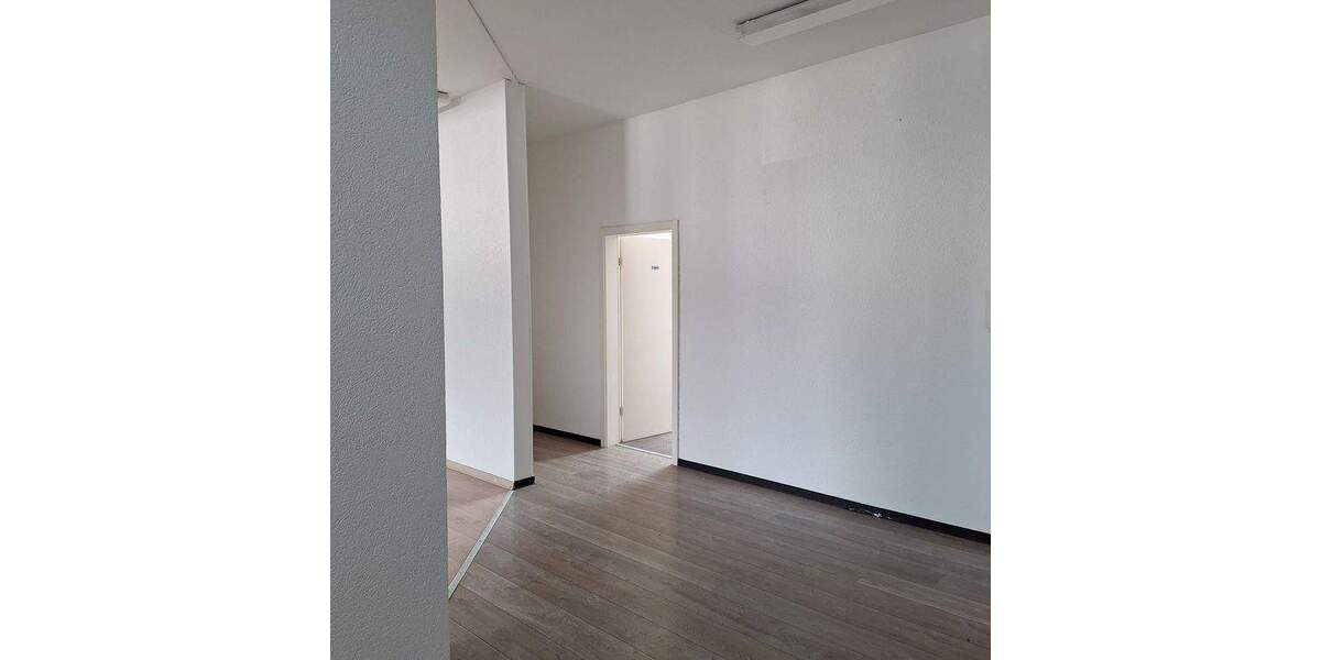 61381 Friedrichsdorf - Gewerbeobjekt (Büro- + Hallenflächen) ca. 1.440 m² Nfl., Areal rd. 3.300 m² zimmer
