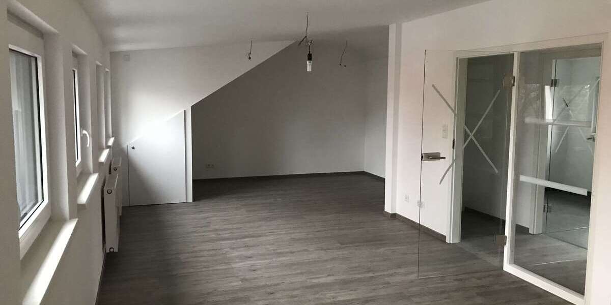 Etagenwohnung Flörsheim - 3.5 Zimmer, 112 m&sup2;, 1.370&euro; | Angebot:27161461