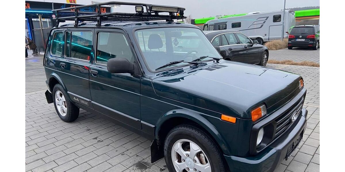 Lada Niva 57.000 km 11.990 &euro; Schöneck 61137