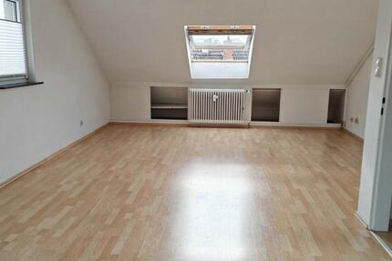 2,5 zimmerwohnung wannenbad ebk nähe uniklinik dfb zentrale fussläufig rossmann rewe eifler bussebahn s bahn lyonerstr 2.5 zimmer