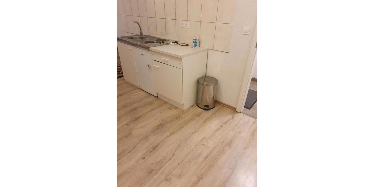 Zweier WG- Zimmer mit eigener Küche zu vermieten. 1 zimmer