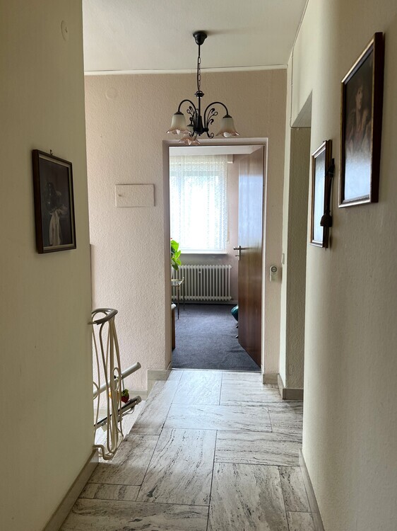 Zwei getrennte Wohnungen in einem Haus – charmantes Zweiparteien in bester Lage von Mühlheim!