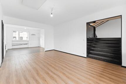 Wohnung Bruchköbel - 6 Zimmer, 155 m&sup2;, 1.770&euro; | Angebot:26349282