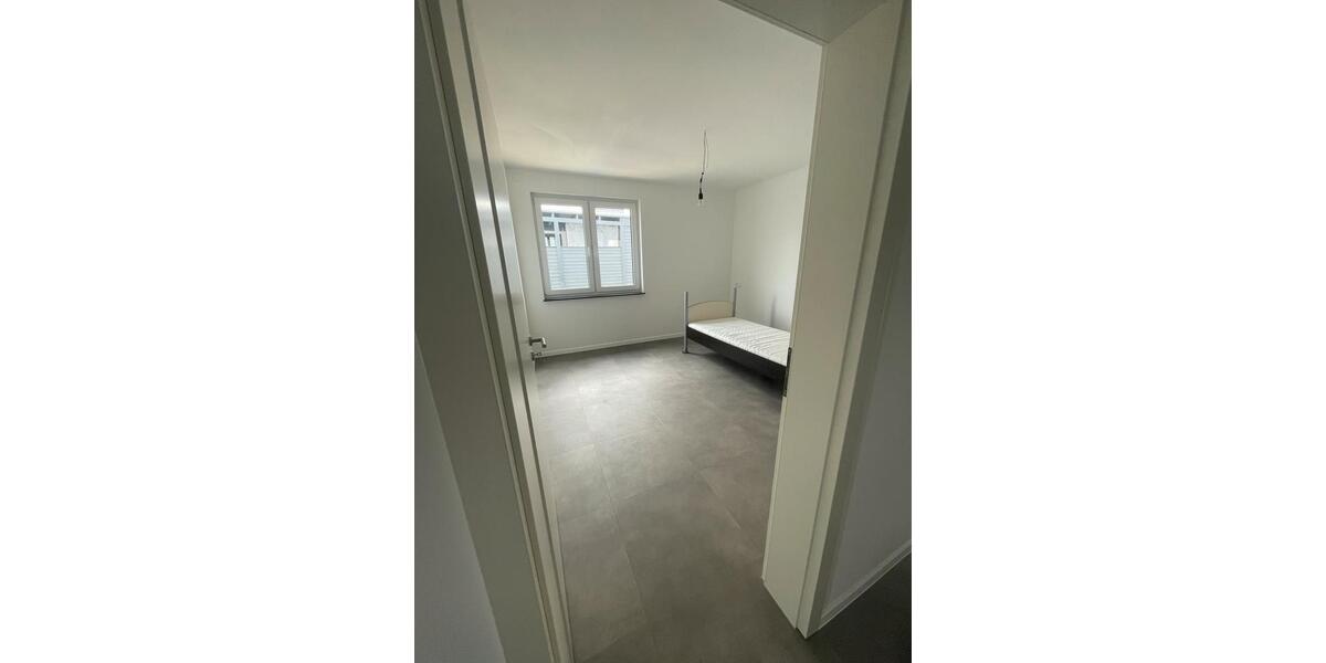 Doppelhaushälfte Rüsselsheim am Main - 6 Zimmer, 174 m&sup2;, 2.500&euro; | Angebot:24862391