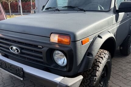 Lada Niva 19.950 km 19.260 &euro; Limeshain 63694