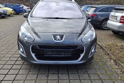 Peugeot 308 199.814 km 2.900 &euro; Frankfurt 60486