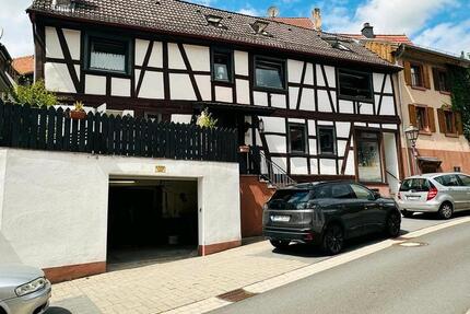 Großes Fachwerkhaus Ohne Denkmalschutz Mit 3 Einheiten 7.5 zimmer