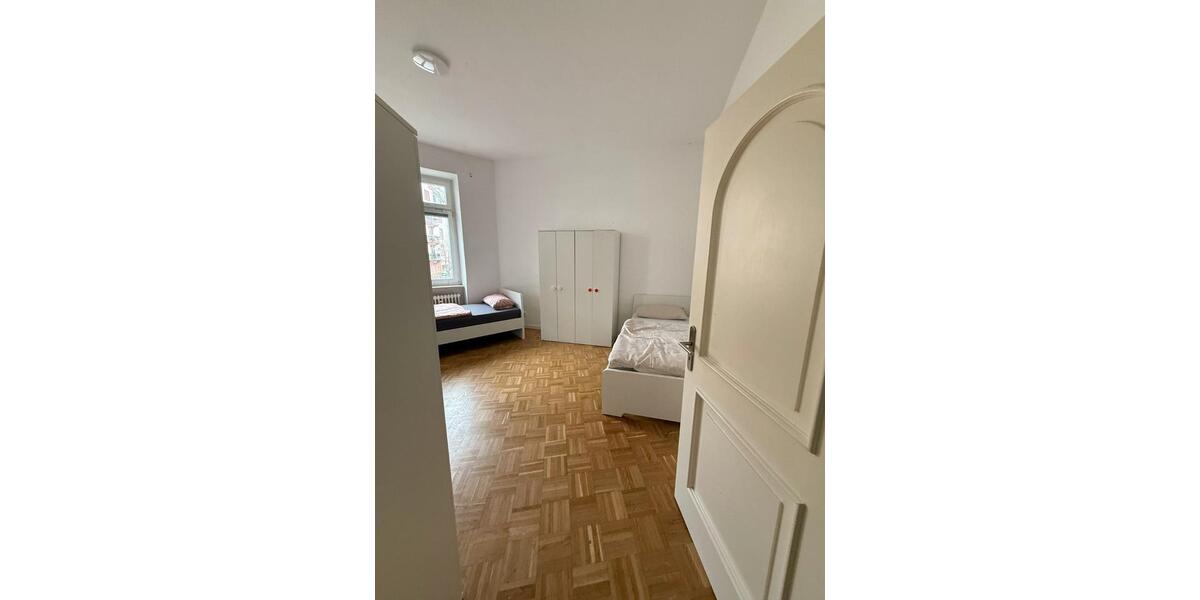 Etagenwohnung Frankfurt am Main Bornheim - 4 Zimmer, 100 m&sup2;, 900&euro; | Angebot:26102123