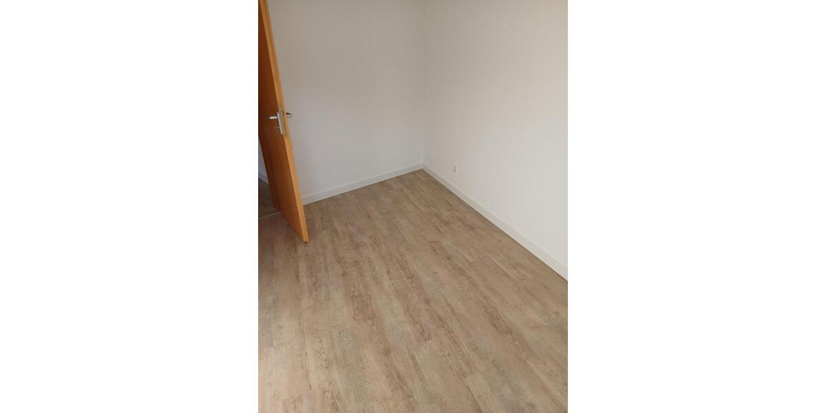 Dachgeschoßwohnung Niedernhausen - 3 Zimmer, 80 m&sup2;, 1.100&euro; | Angebot:25407890