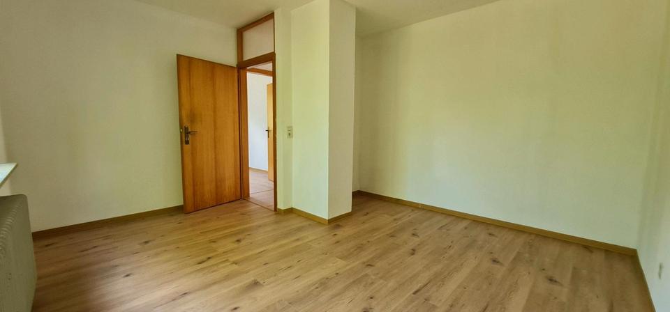 Einfamilienhaus Niedernhausen - 6 Zimmer, 155 m&sup2;, 3.000&euro; | Angebot:24980995