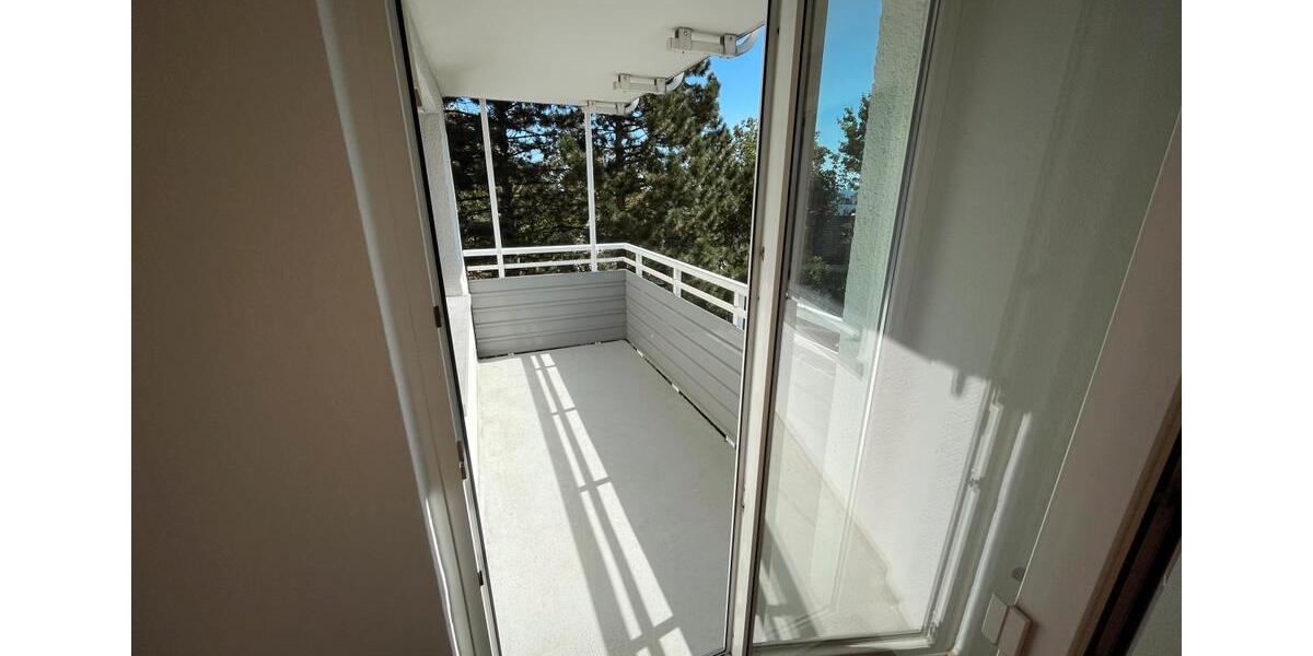 Große helle 3,5 ZKB mit großem Süd-Balkon und neuer Einbauküche 3 zimmer