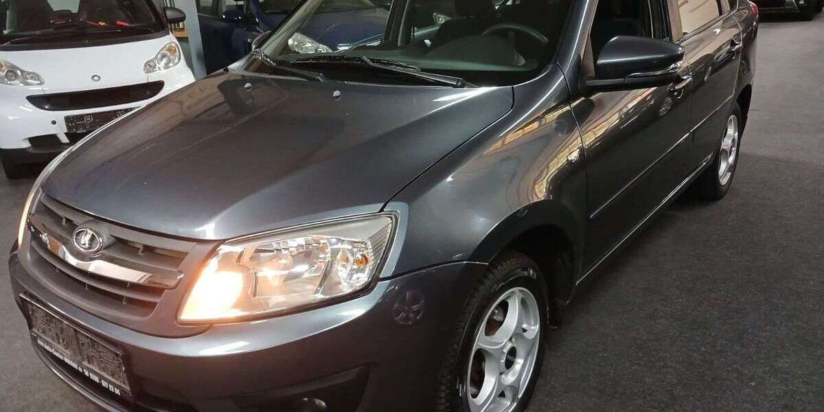 Lada Granta 82.000 km 5.450 &euro; Rüsselsheim 65428