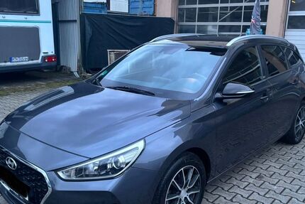 Hyundai i30 132.000 km 9.500 &euro; Frankfurt am Main 65933
