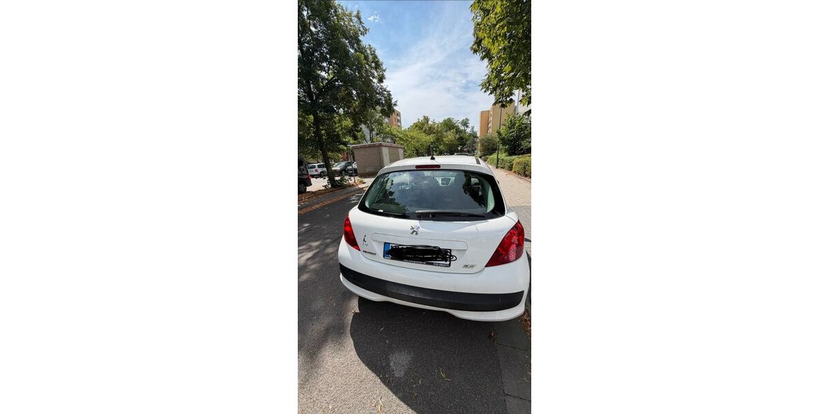Peugeot 207 176.000 km 2.300 &euro; Hanau 63454