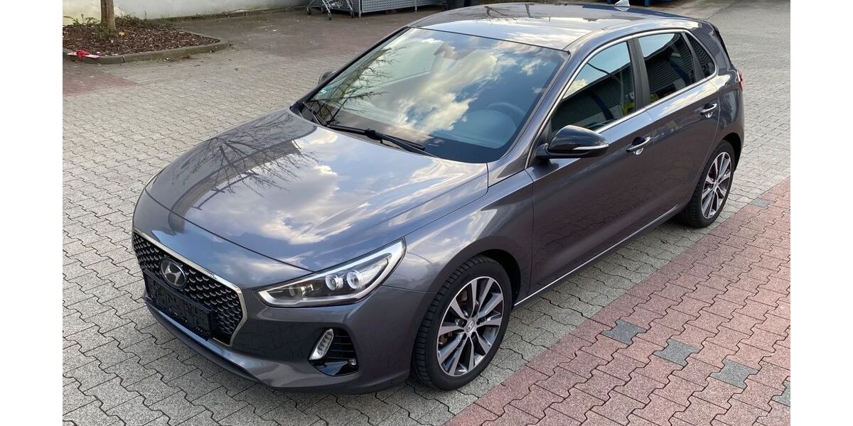 Hyundai i30 133.000 km 9.999 &euro; Frankfurt am Main 60389