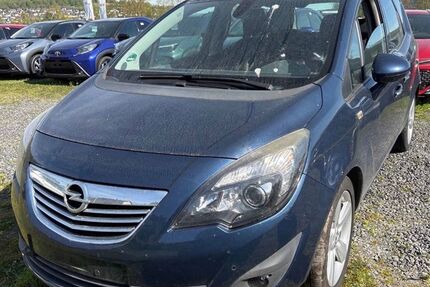 Opel Meriva 183.000 km 3.499 &euro; Hainburg 63512