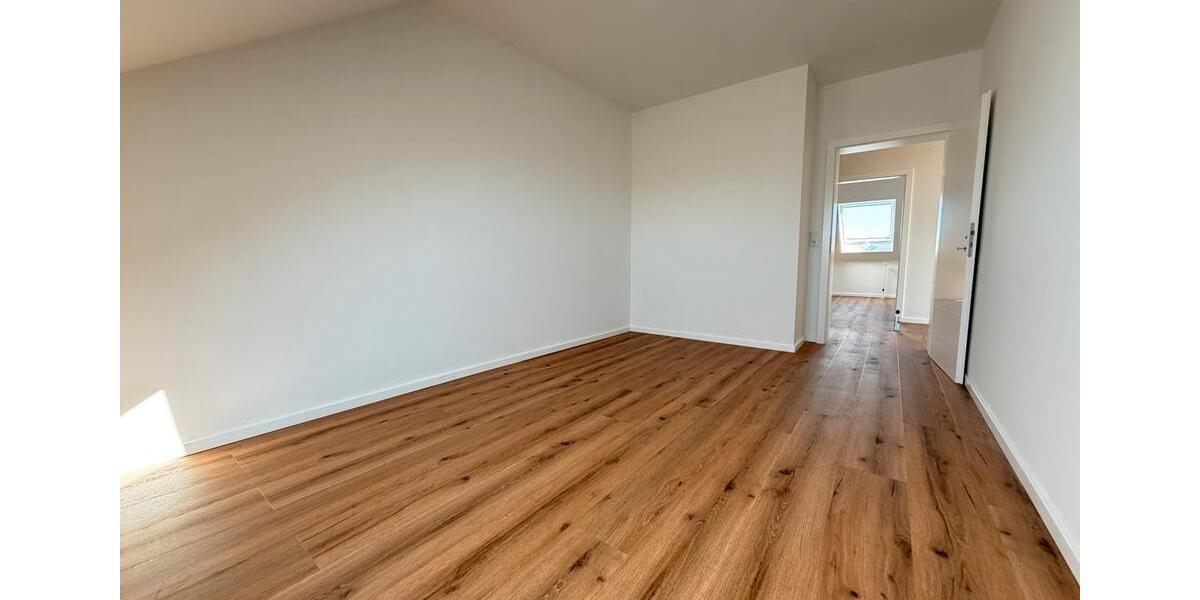 Dachgeschoßwohnung Rüsselsheim am Main - 4 Zimmer, 105 m&sup2;, 1.500&euro; | Angebot:26407527