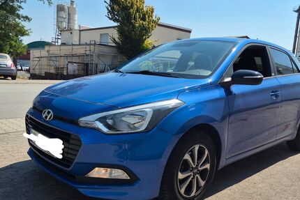 Hyundai i20 98.000 km 7.399 &euro; Kelkheim ( Taunus ) 65779
